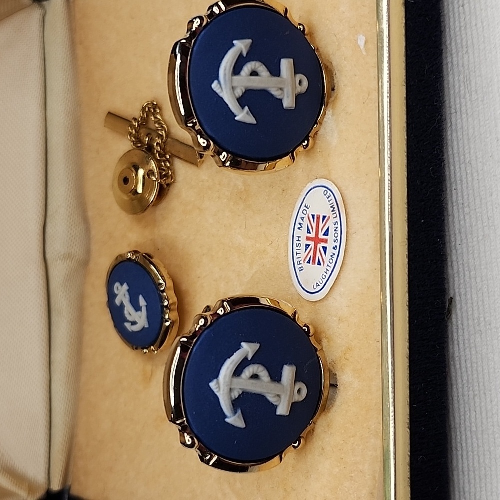 🌟🤩HOST PICK ⭐️🌟 WEDGWOOD set of CUFFLINKS and tie brooch pin - Picture 14 of 14